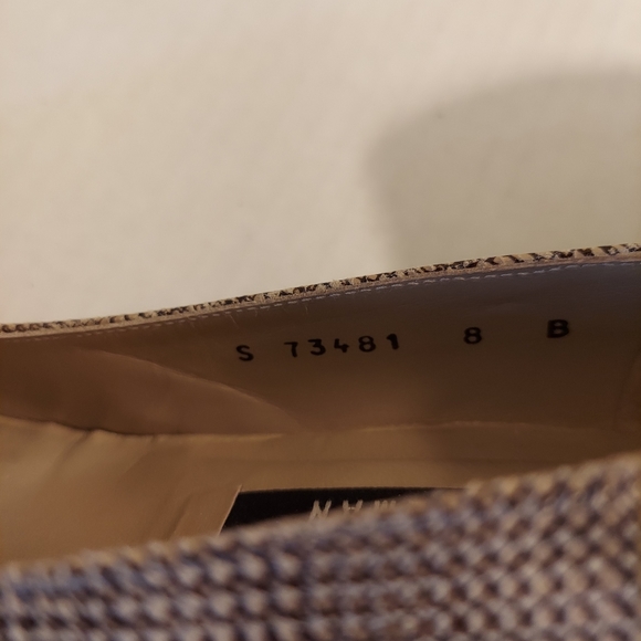 Stuart Weizman Square Toe Heel Shoes - Picture 10 of 11